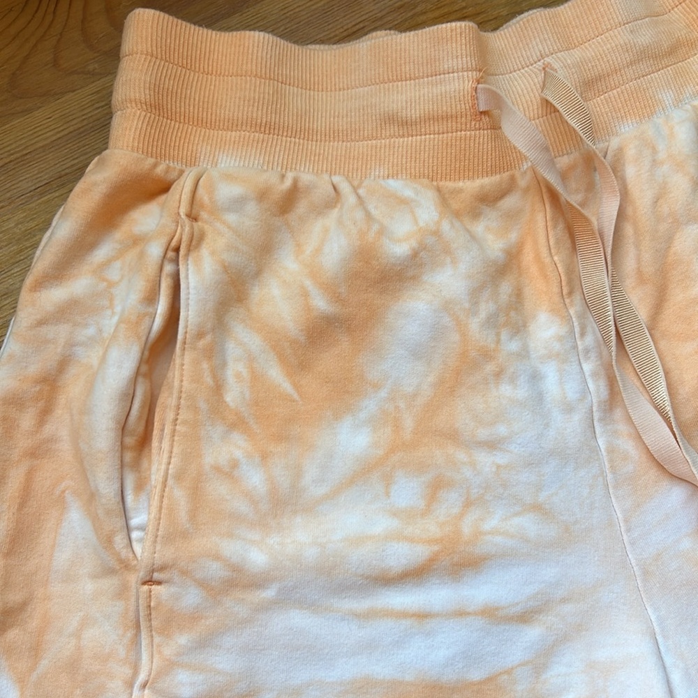 ALL IN MOTION Tie-Dye High Waisted Shorts Size Small - Picture 4 of 11
